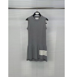 톰브라운 민소매 원피스