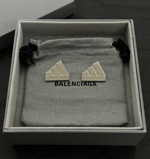 발렌시아가 balenciaga x adidas 귀걸이