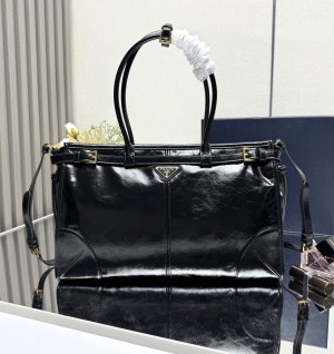 프라다 라지 가죽 핸드백 1BA433