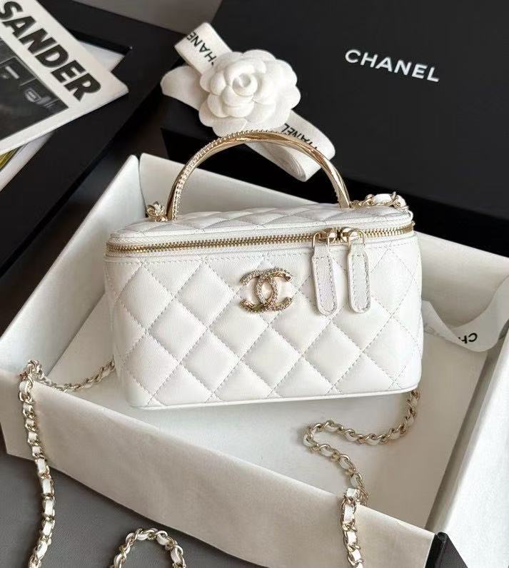 샤넬 23K 탑핸들 베니티 (로고 큐빅)