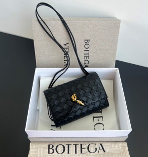 보테가베네타 안디아모 파우치 836940