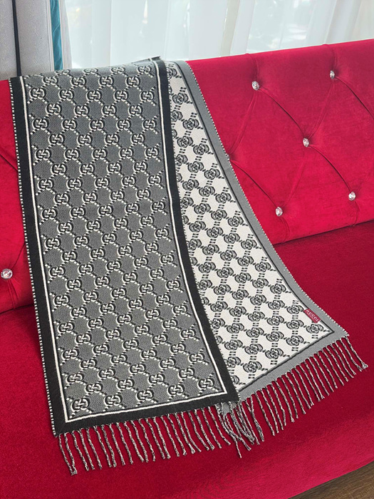 구찌 울 자카드 머플러