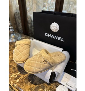 샤넬 스웨이드 퀼팅 시어링 CC로고 뮬