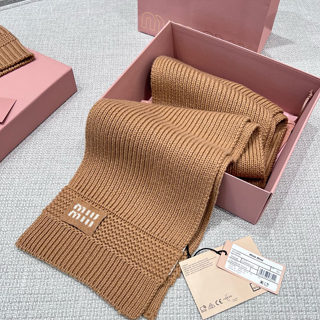 미우미우 로고 니트 비니 / 장갑 / 머플러