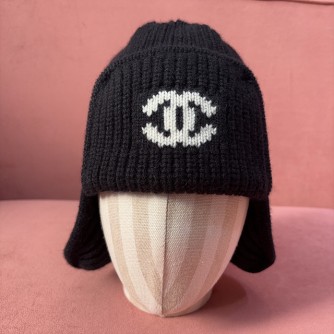 샤넬 CC 로고 이어플랩 니트 비니