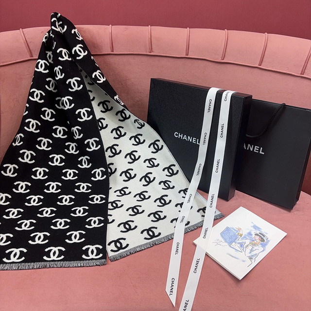 샤넬 CC 올오버 로고 머플러